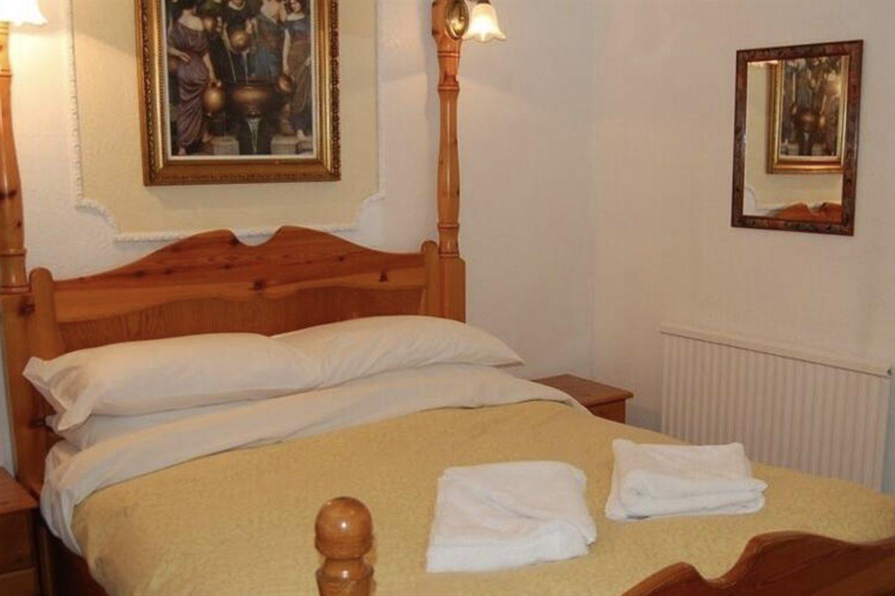 Britannia Inn Лланголлен Экстерьер фото