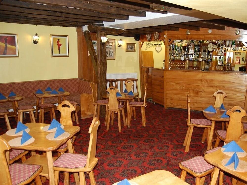 Britannia Inn Лланголлен Экстерьер фото