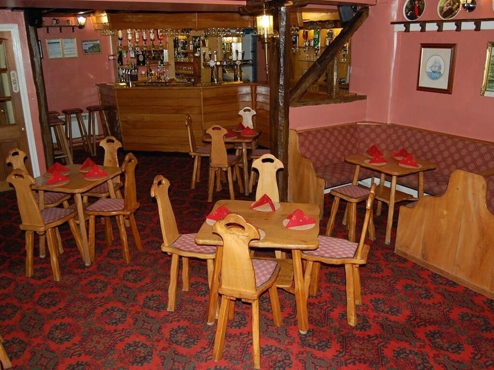 Britannia Inn Лланголлен Экстерьер фото